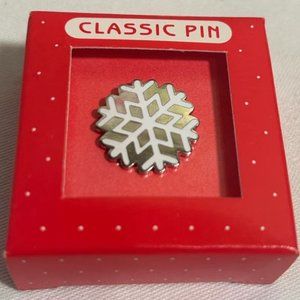 NOS Vintage 1980's Classic Hallmark Snowflake Pin Christmas Cloisonne Silver NEW